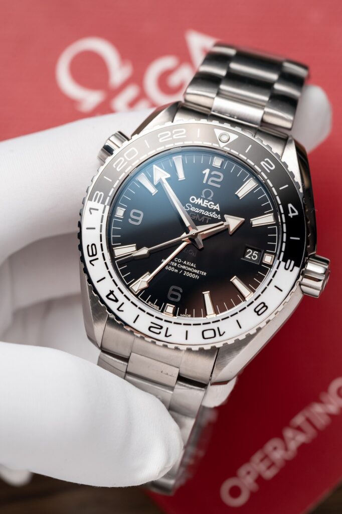 Omega Seamaster Planet Ocean GMT Replica Watch Best Quality (3)