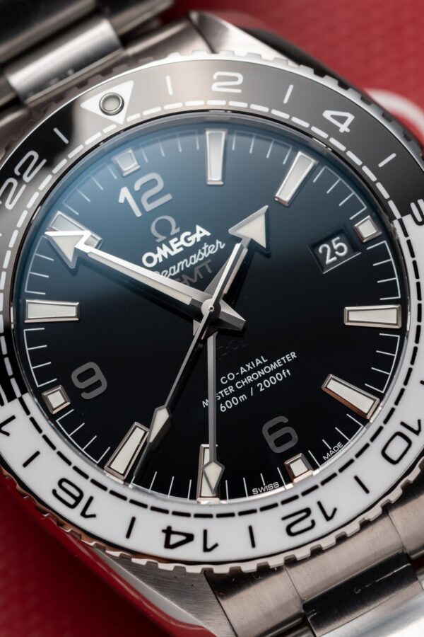 Omega Seamaster Planet Ocean GMT Replica Watch Best Quality (3)