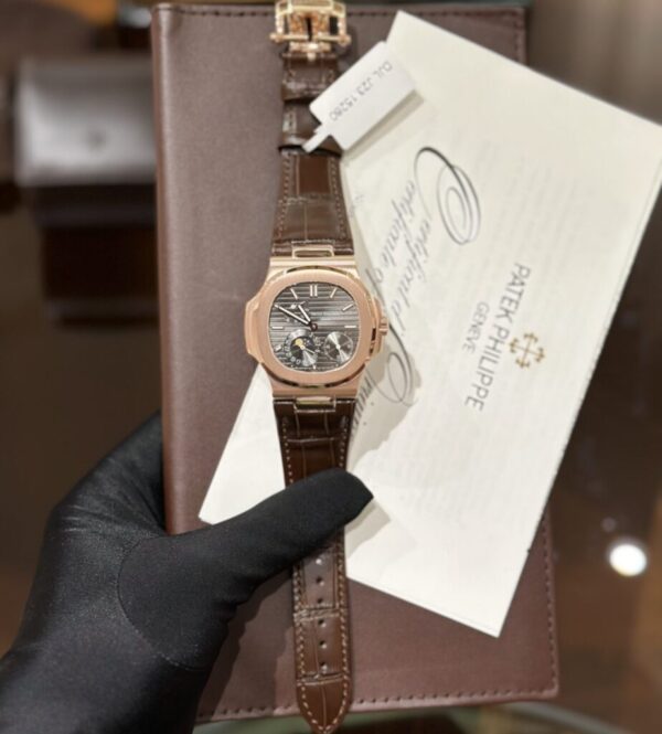 Patek Philippe Nautilus 5712R 18K RoseGold Wrapped Gray Dial 40mm