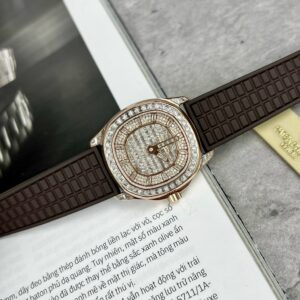Patek Philippe Aquanaut 5062 Replica Watch 18K Gold Wrapped Custom Moissanite (1)