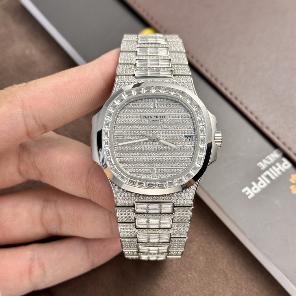 Patek Philippe Nautilus 5719 Replica 11 Watch Full Diamonds 40mm (4)