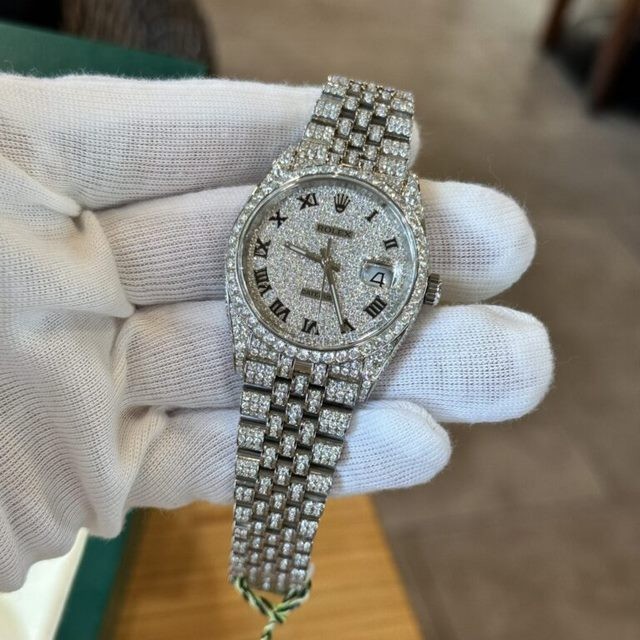 Discover the Top 5 Ultimate Diamond-Encrusted Rolex Watches (1)