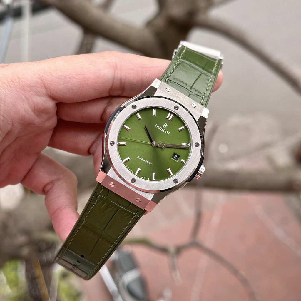 Hublot Classic Fusion Replica Watch Green Color JJ+ 42mm (1)