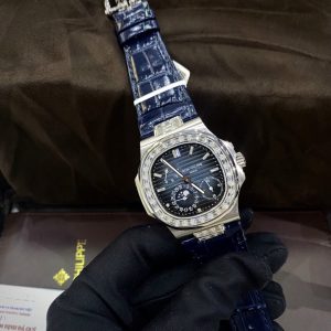 Patek Philippe Nautilus 5724 Replica Watch Customs Moissanite Diamonds 40mm (1)