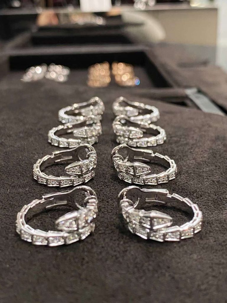 BVLGari Ring Customs 18K Gold with Diamonds Like Auth