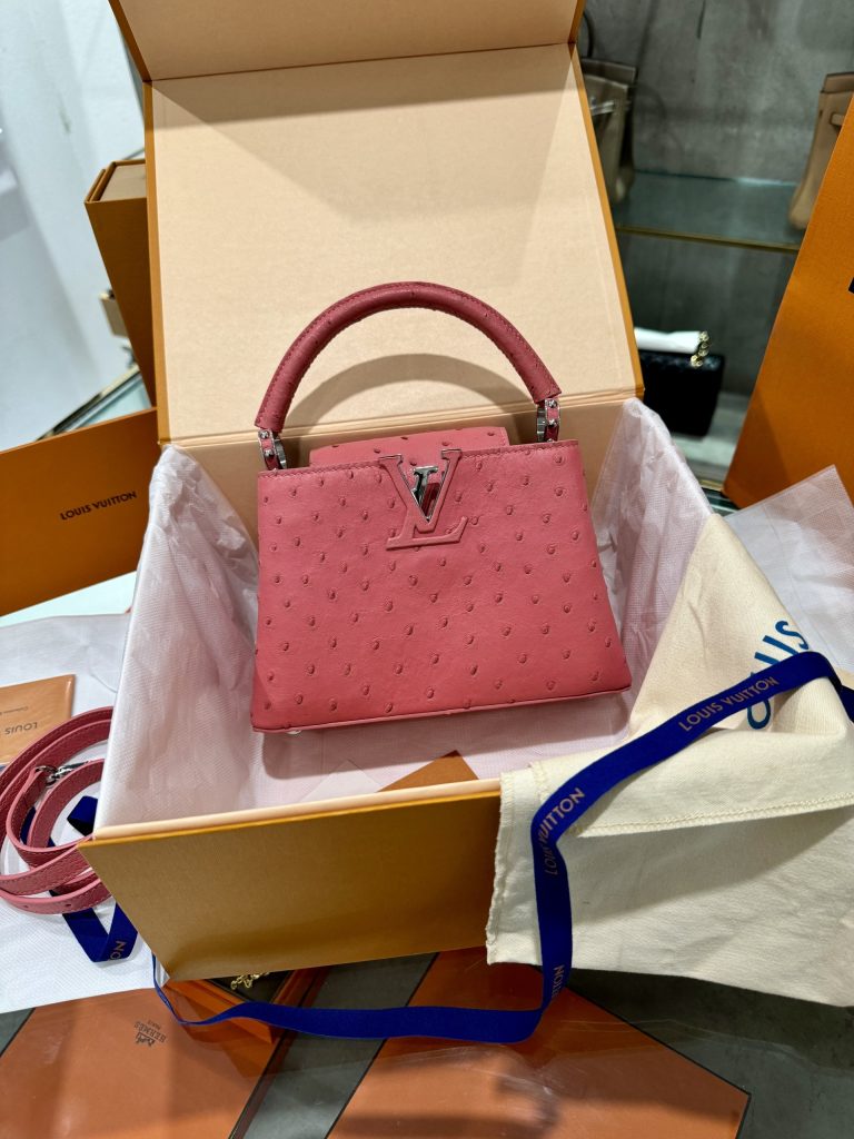 Louis Vuitton Capucines Imported Ostrich Pink Leather Replica Bags (8)