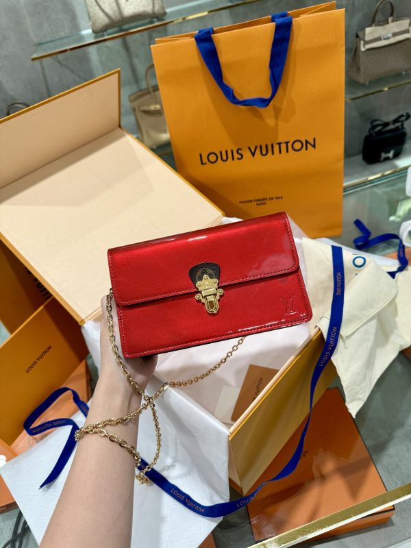 Louis Vuitton Cherrywood Chain Wallet Patent Red Replica Bags 19cm (1)