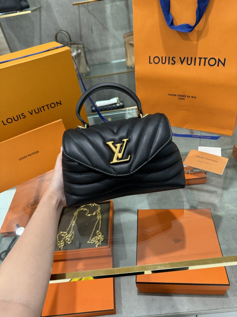 Louis Vuitton Hold Me Handbag Black Replica Handbags 23x15x10cm (1)