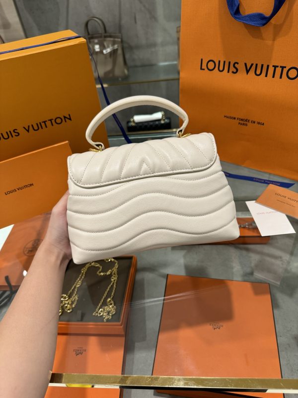 Louis Vuitton Hold Me Milk White Replica Handbags 23x15x10cm (1)