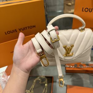 Louis Vuitton Hold Me Milk White Replica Handbags 23x15x10cm (1)