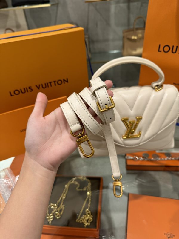 Louis Vuitton Hold Me Milk White Replica Handbags 23x15x10cm (1)