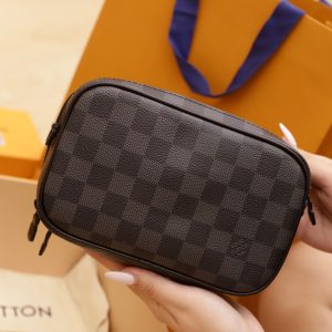 Louis Vuitton Wearable Wallet Black Crossbody Replica Handbags (7)