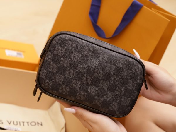 Louis Vuitton Wearable Wallet Black Crossbody Replica Handbags (7)