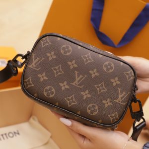 Louis Vuitton Wearable Wallet Brown Crossbody Replica Handbags (3)