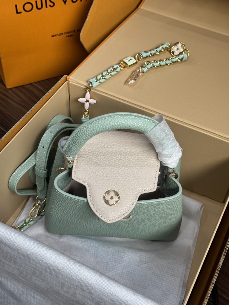 Louis Vuitton LV Capucines Mini Womens Green Replica Bags 21x14x8cm (2)