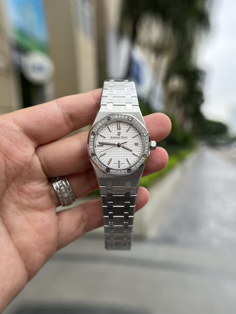 Audemars Piguet Royal Oak White Dial Bezel Diamonds Best Replica 34mm (1)