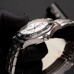 Omega Seamaster Best Replica White Dial VS Factory 42mm (1)