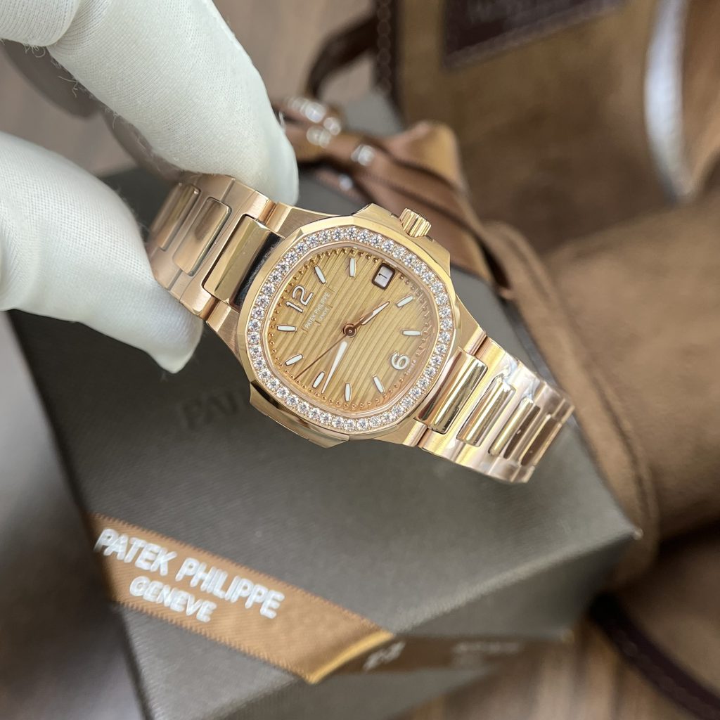 Patek Philippe Nautilus 7010 Best Replica Watch Rose Gold 32mm (5)