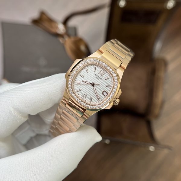 Patek Philippe Replica Watches Nautilus 7010 Women;s Bezel Diamonds (8)