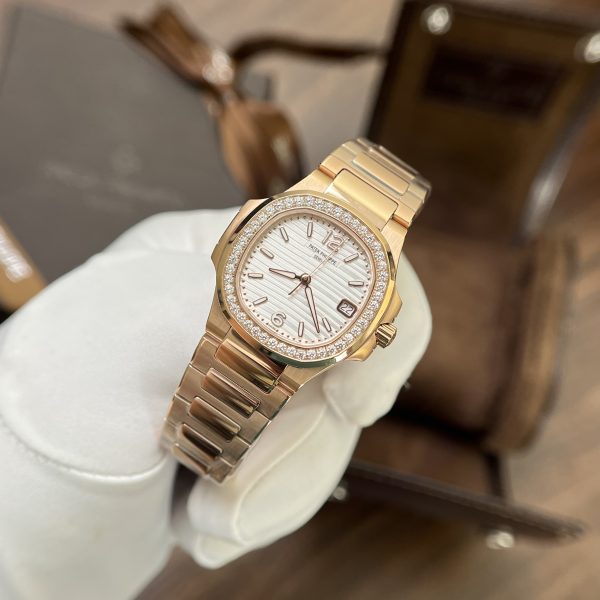 Patek Philippe Replica Watches Nautilus 7010 Women;s Bezel Diamonds (8)