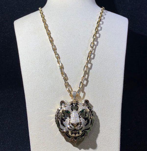 Cartier Tiger Head Necklace 18K Gold Natural Emerald Diamonds (1)