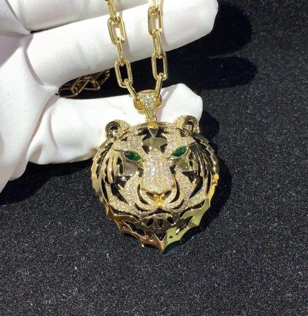 Cartier Tiger Head Necklace 18K Gold Natural Emerald Diamonds (1)