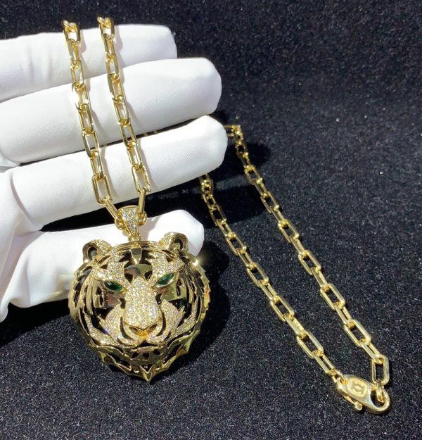 Cartier Tiger Head Necklace 18K Gold Natural Emerald Diamonds (1)