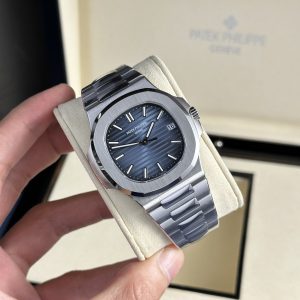 Patek Philippe Nautilus 5711 Blue Dial Best Replica 3K Factory 40mm (4)