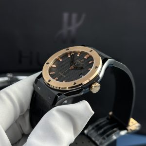 Hublot Classic Fusion Black Ceramic Carbon Dial Movement SW300 JJZ 42mm (1)