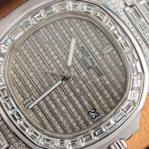 Patek Philippe Nautilus 5719 Best Replica Full Diamonds CZ 40mm (12)