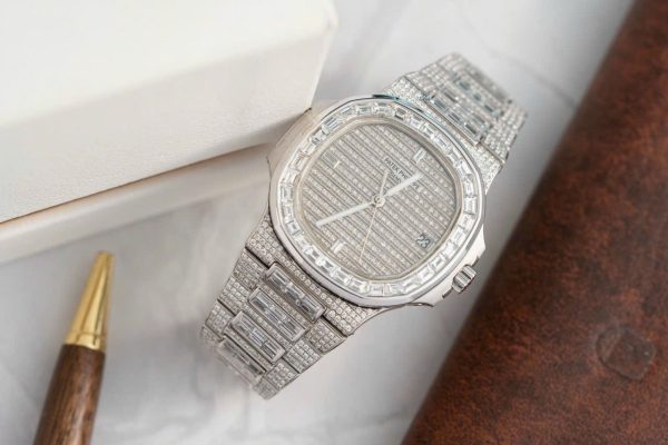 Patek Philippe Nautilus 5719 Best Replica Full Diamonds CZ 40mm (12)