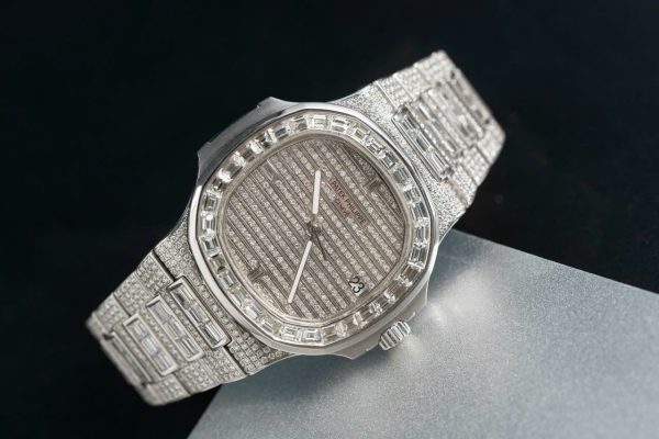 Patek Philippe Nautilus 5719 Best Replica Full Diamonds CZ 40mm (12)