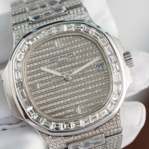 Patek Philippe Nautilus 5719 Best Replica Full Diamonds CZ 40mm (12)