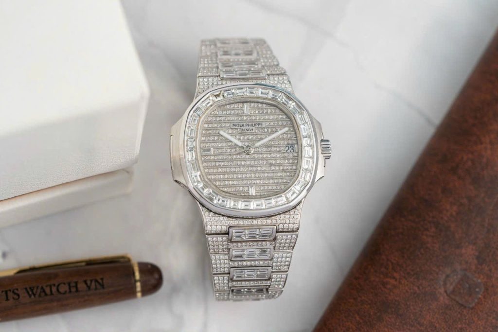 Patek Philippe Nautilus 5719 Best Replica Full Diamonds CZ 40mm (12)