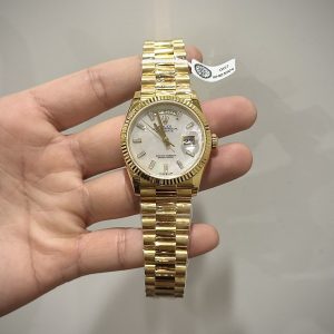Rolex Day-Date Customs Mother Of Pearl Dial & Moissanite Diamonds GM Factory 40mm (8)