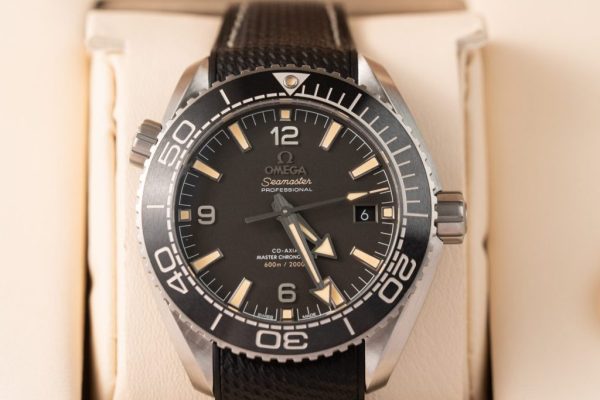 Replica Omega Watches Planet Ocean 600M Black Dial VS Factory (1)