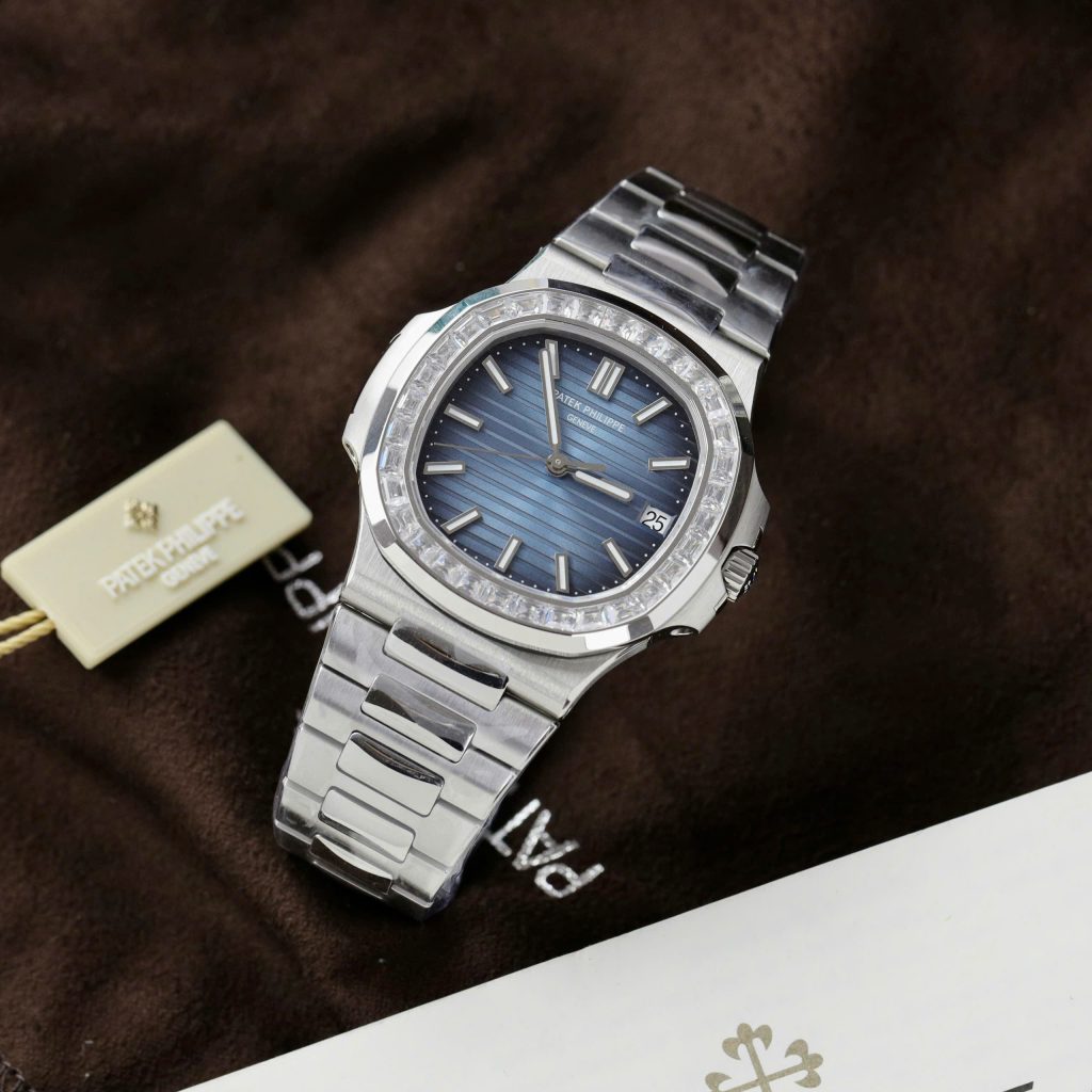 Patek Philippe Nautilus 5723 Best Replica Watch Blue Dial 3K Factory 40mm (11)