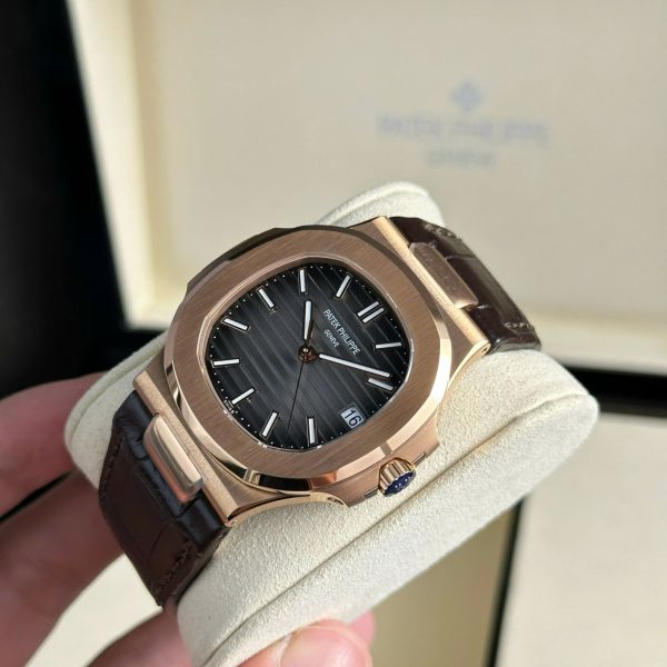 Patek Philippe Nautilus 5711 Replica Watch Gray Dial Leather Strap 3K Factory 40mm (2)