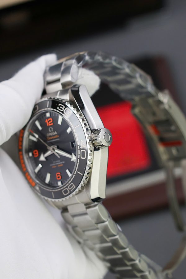 Omega Planet Ocean 600M with Luminous Dial Replica 1:1 Watch VS Factory 43.5mm