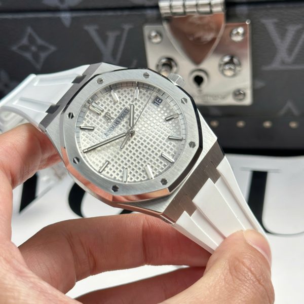 Audemars Piguet Replica Watches Royal Oak 15500ST White Dial Rubber Strap APS 41mm (2)