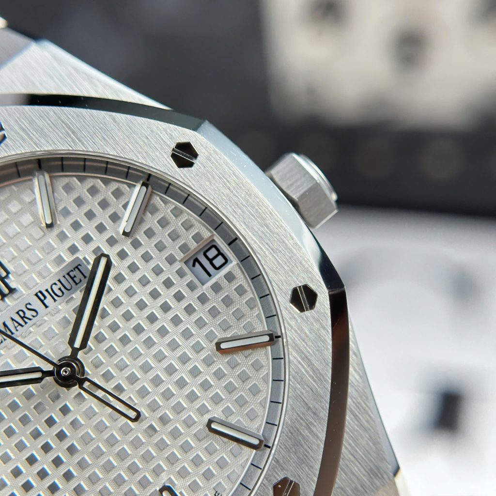 Audemars Piguet Replica Watches Royal Oak 15500ST White Dial Rubber Strap APS 41mm (2)