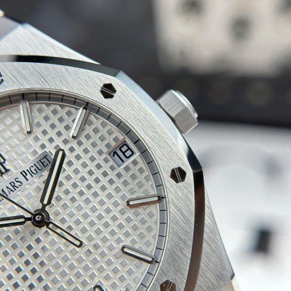 Audemars Piguet Replica Watches Royal Oak 15500ST White Dial Rubber Strap APS 41mm (2)