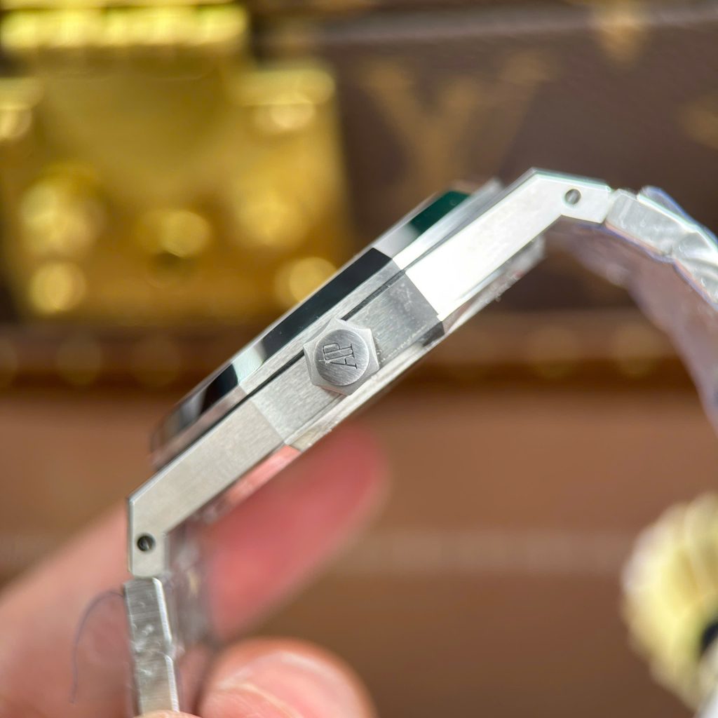 Audemars Piguet Royal Oak Openworked 15407 Replica Watch Gold Dial THB Factory 41mm (1)