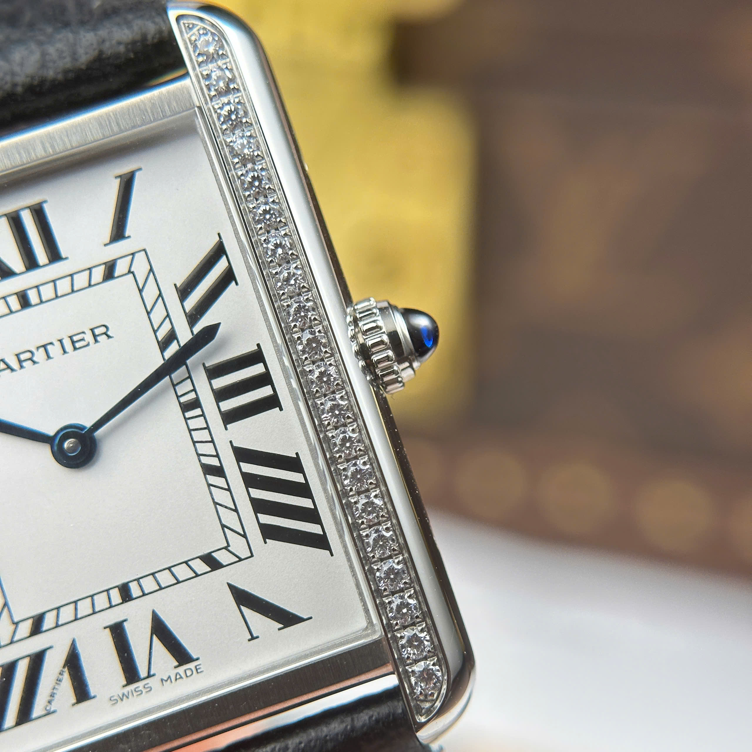 Cartier Tank Solo Best Imitation Watch White Dial Rhinestone Bezel Leather Strap Quartz AF Factory 27.5mm x 35mm (4)