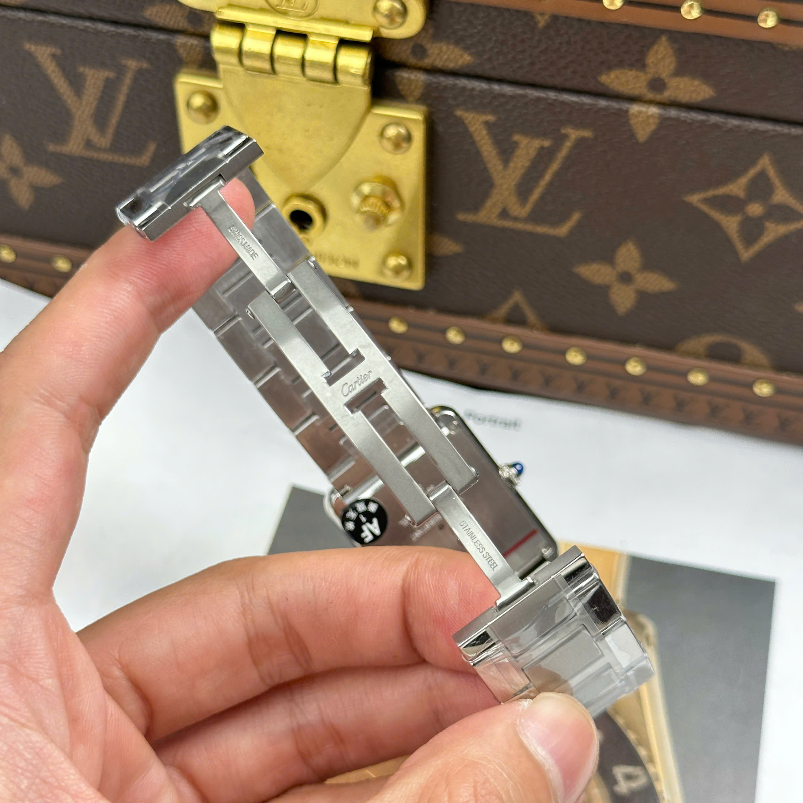 Cartier Tank Solo Replica Watch White Dial Stainless Steel Quartz AF Factory 27.5mm x 35mm (2)