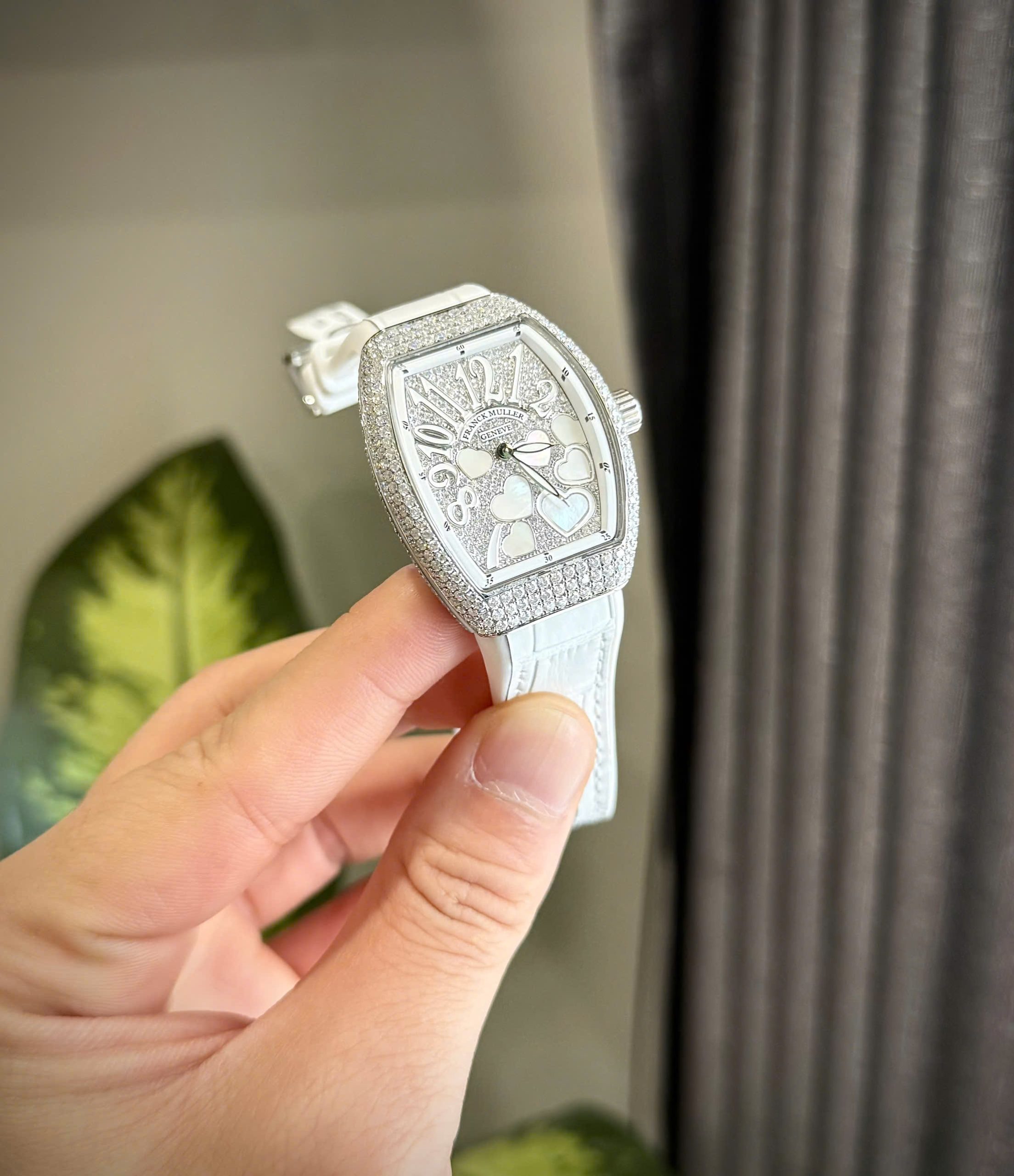 Franck Muller V32 Vanguard Lady Heart Knock Off Watch Diamond Moissanite White DIal Rubber Strap 36mm (4)