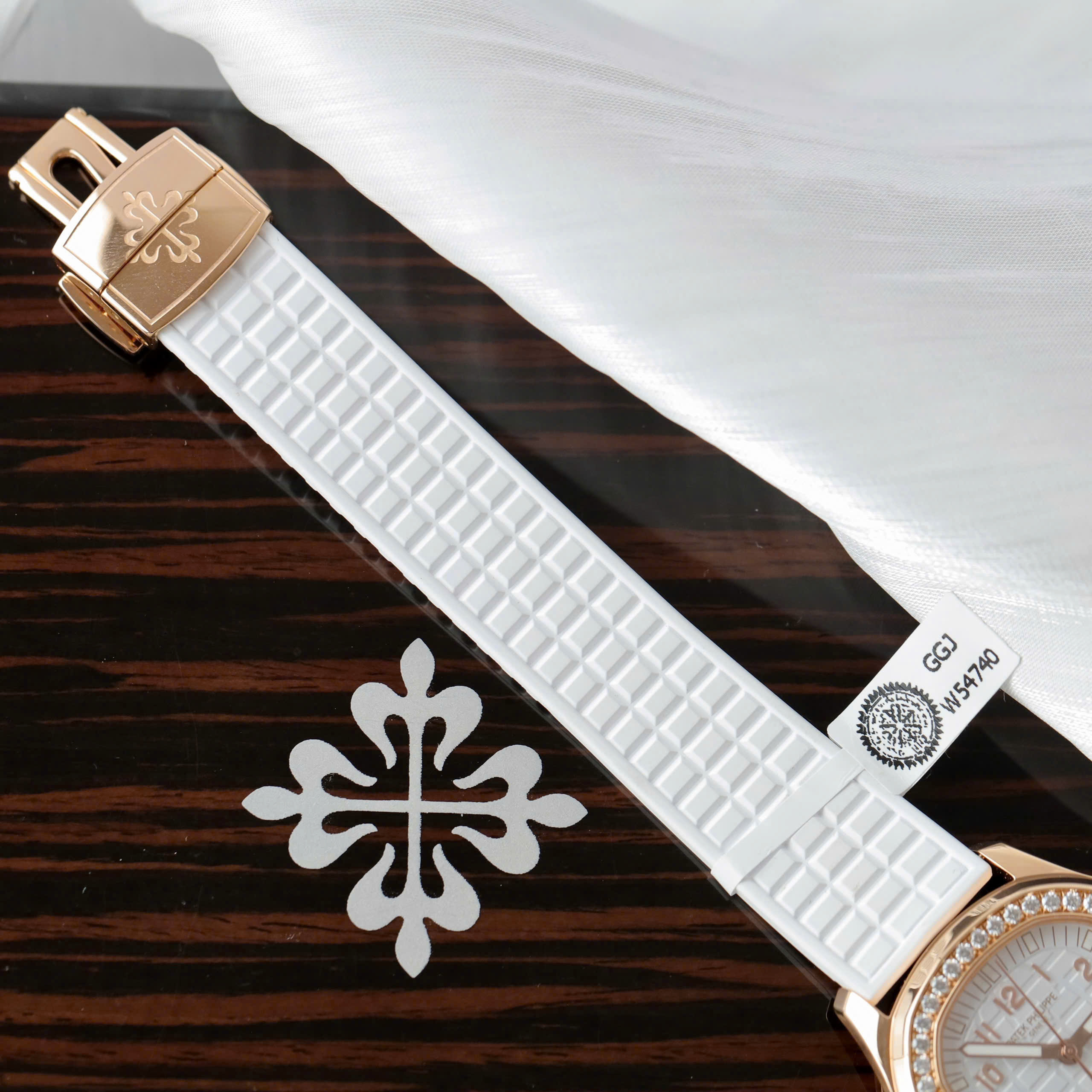 Patek Philippe Aquanaut 5067 Replica Watch 18K Gold Wrapped Diamond Moissanite Hong Kong Rubber Strap 35.5mm (1)