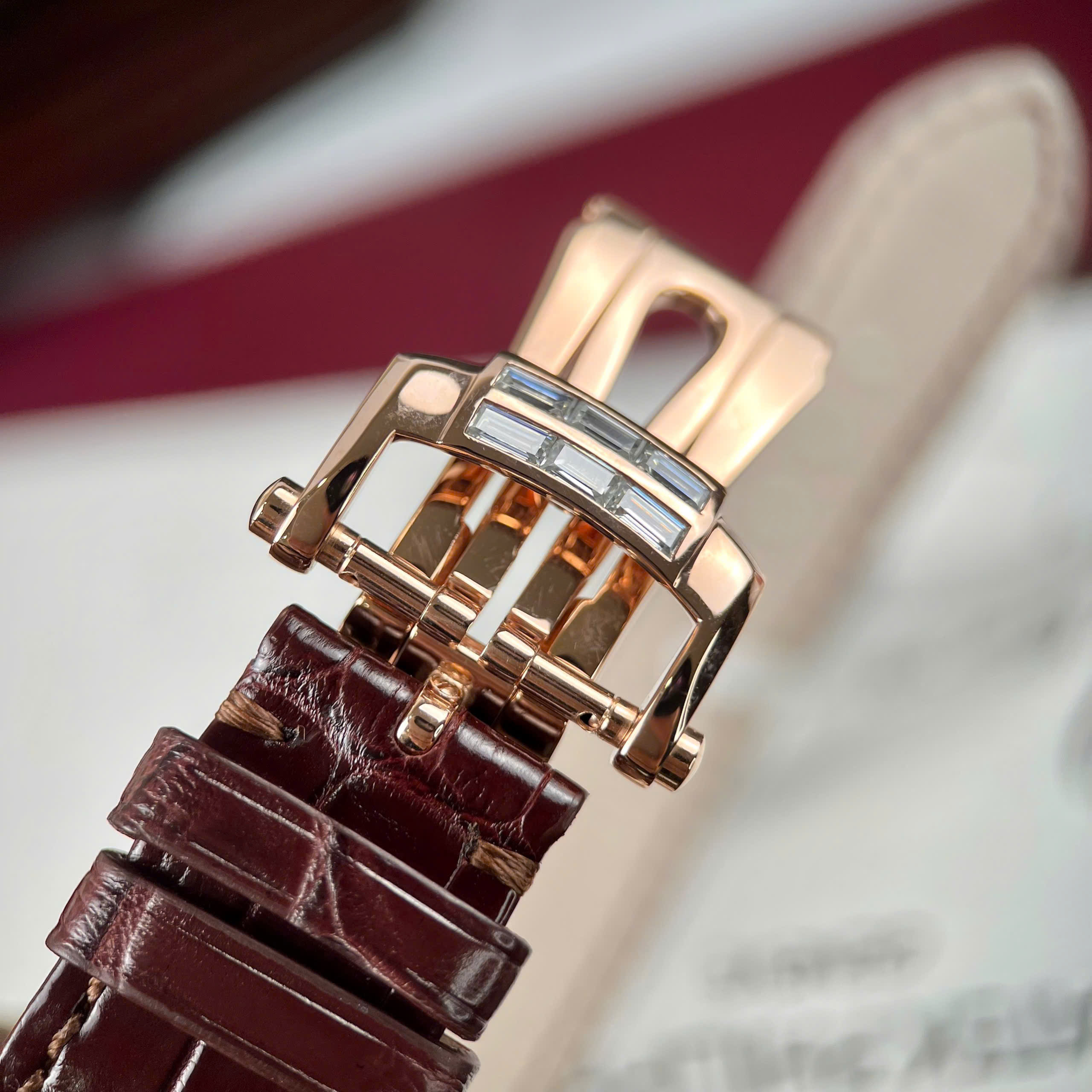 Patek Philippe Nautilus 5724R Best Replica Watch Gold 18K Wrapped Bezel Diamond Moissanite Baguette Grey Dial Leather Strap 40mm (2)