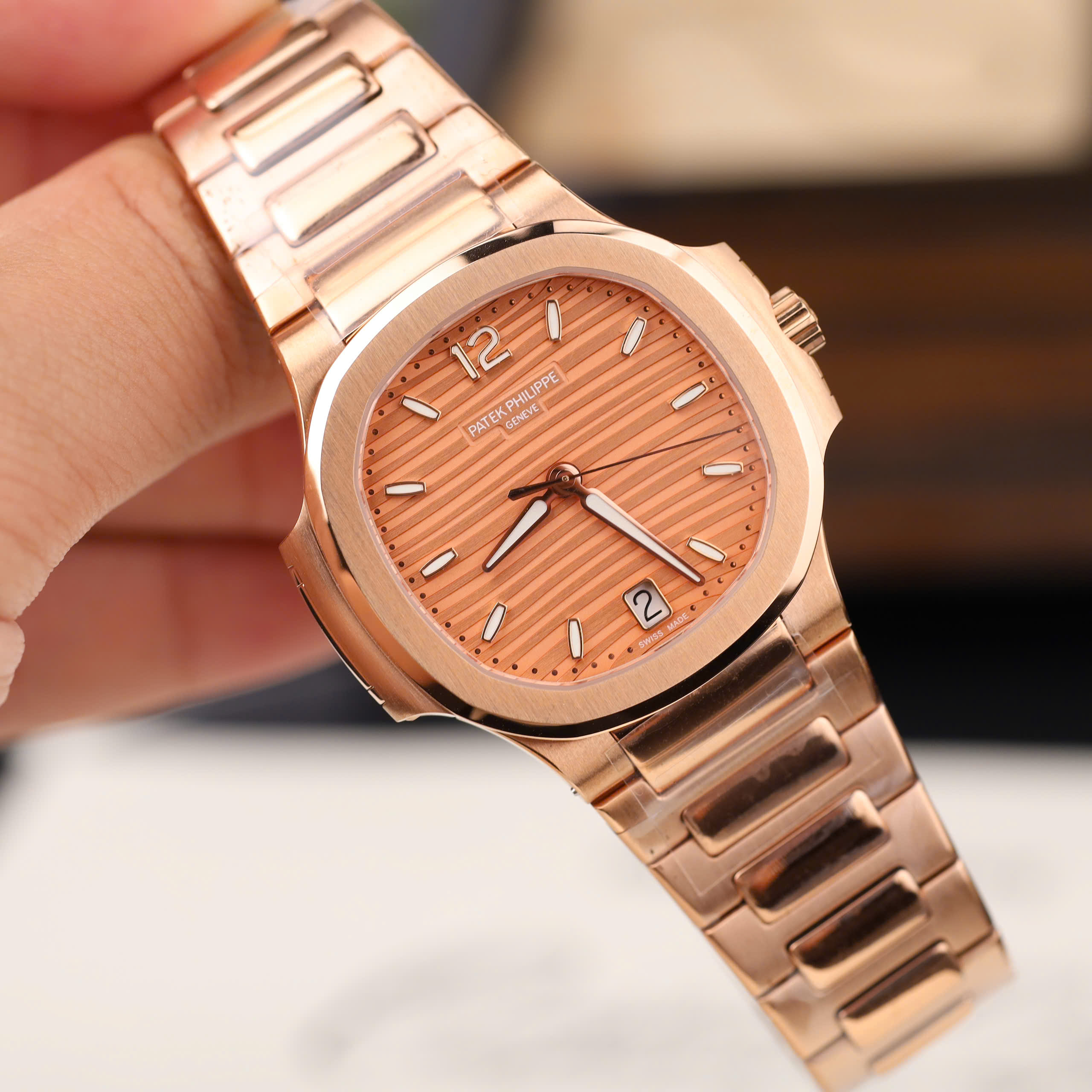 Patek Philppe Nautilus 7118 Imitation Watch Rose Gold Plate All Watch Rhinestone Bezel 35.2mm Automatic GR Factory (10)