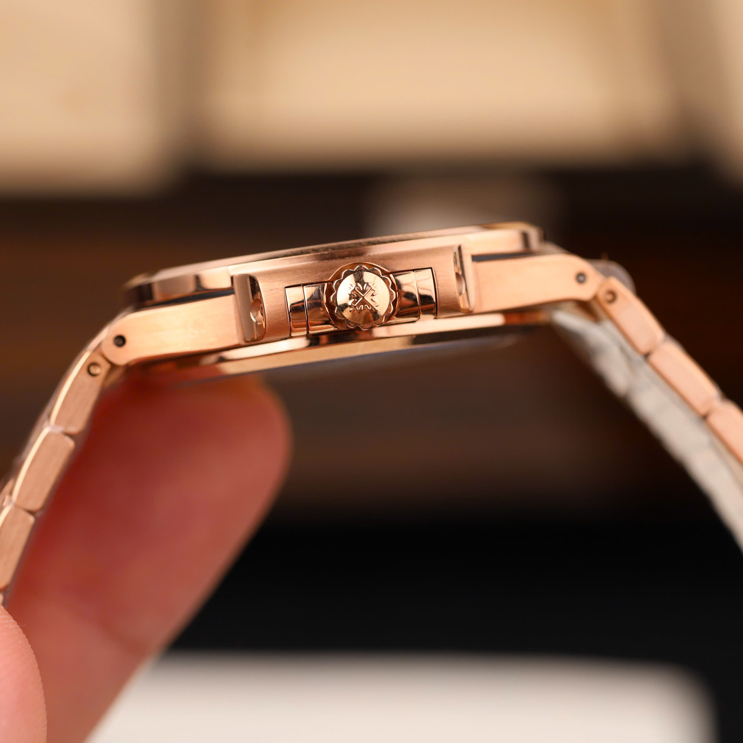 Patek Philppe Nautilus 7118 Imitation Watch Rose Gold Plate All Watch Rhinestone Bezel 35.2mm Automatic GR Factory (5)